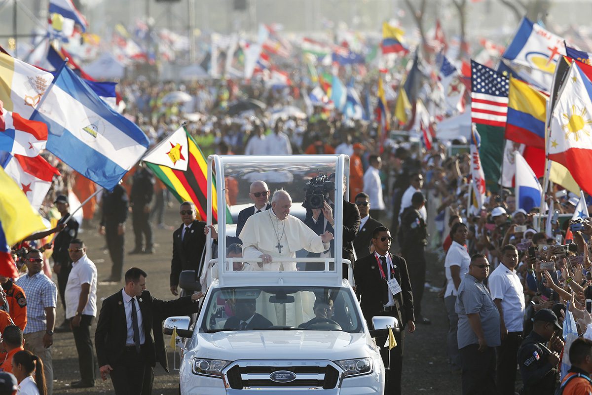 World Youth Day helps inspire young people to serve others, pope says